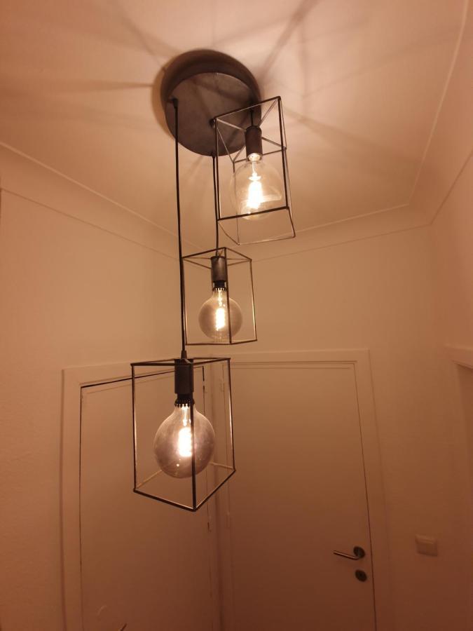 Cosy Corner In Quiet Suburb - Cars Allowed *